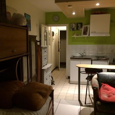Studio Pigalle De 25 M2 - 2 Lits Simples Type Gigogne Pour 2 Personnes - Coeur Touristique De Paris - 2 Minutes De La Station Metro Pigalle ,Petit Train Vers La Butte Montmartre-Cabarets Moulin Rouge,Chez Michou-Restaurants Bouillon Pigalle,Berliner Exterior photo