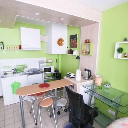 Studio Pigalle De 25 M2 - 2 Lits Simples Type Gigogne Pour 2 Personnes - Coeur Touristique De Paris - 2 Minutes De La Station Metro Pigalle ,Petit Train Vers La Butte Montmartre-Cabarets Moulin Rouge,Chez Michou-Restaurants Bouillon Pigalle,Berliner Exterior photo