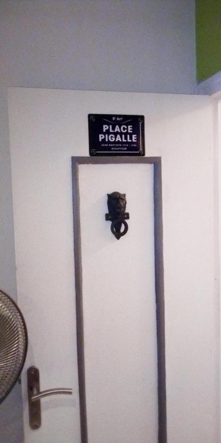 Studio Pigalle De 25 M2 - 2 Lits Simples Type Gigogne Pour 2 Personnes - Coeur Touristique De Paris - 2 Minutes De La Station Metro Pigalle ,Petit Train Vers La Butte Montmartre-Cabarets Moulin Rouge,Chez Michou-Restaurants Bouillon Pigalle,Berliner Exterior photo