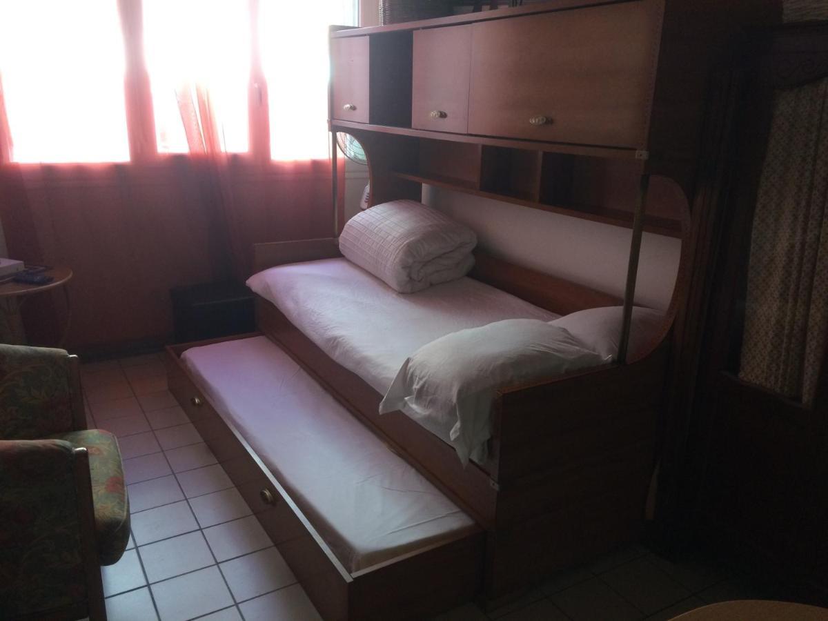 Studio Pigalle De 25 M2 - 2 Lits Simples Type Gigogne Pour 2 Personnes - Coeur Touristique De Paris - 2 Minutes De La Station Metro Pigalle ,Petit Train Vers La Butte Montmartre-Cabarets Moulin Rouge,Chez Michou-Restaurants Bouillon Pigalle,Berliner Exterior photo