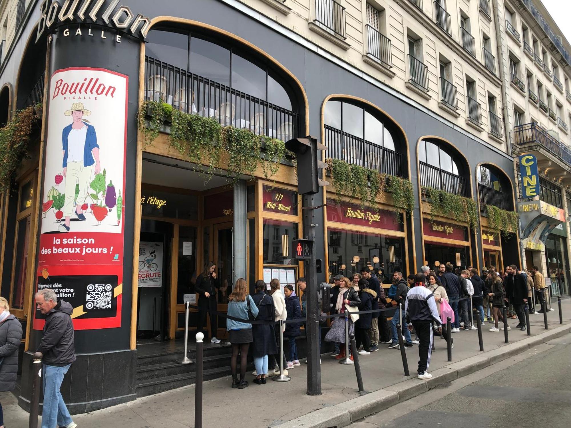 Studio Pigalle De 25 M2 - 2 Lits Simples Type Gigogne Pour 2 Personnes - Coeur Touristique De Paris - 2 Minutes De La Station Metro Pigalle ,Petit Train Vers La Butte Montmartre-Cabarets Moulin Rouge,Chez Michou-Restaurants Bouillon Pigalle,Berliner Exterior photo