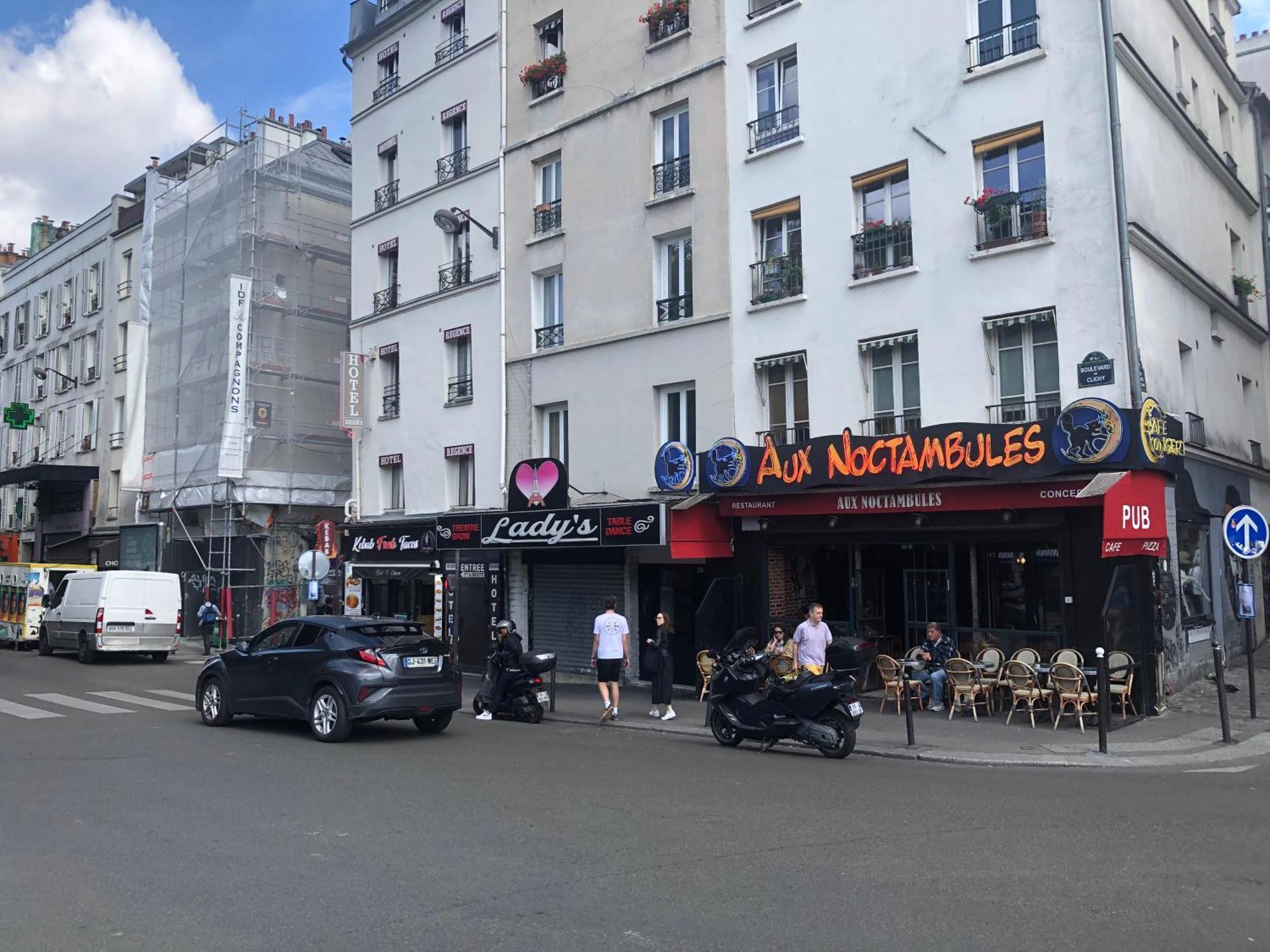Studio Pigalle De 25 M2 - 2 Lits Simples Type Gigogne Pour 2 Personnes - Coeur Touristique De Paris - 2 Minutes De La Station Metro Pigalle ,Petit Train Vers La Butte Montmartre-Cabarets Moulin Rouge,Chez Michou-Restaurants Bouillon Pigalle,Berliner Exterior photo