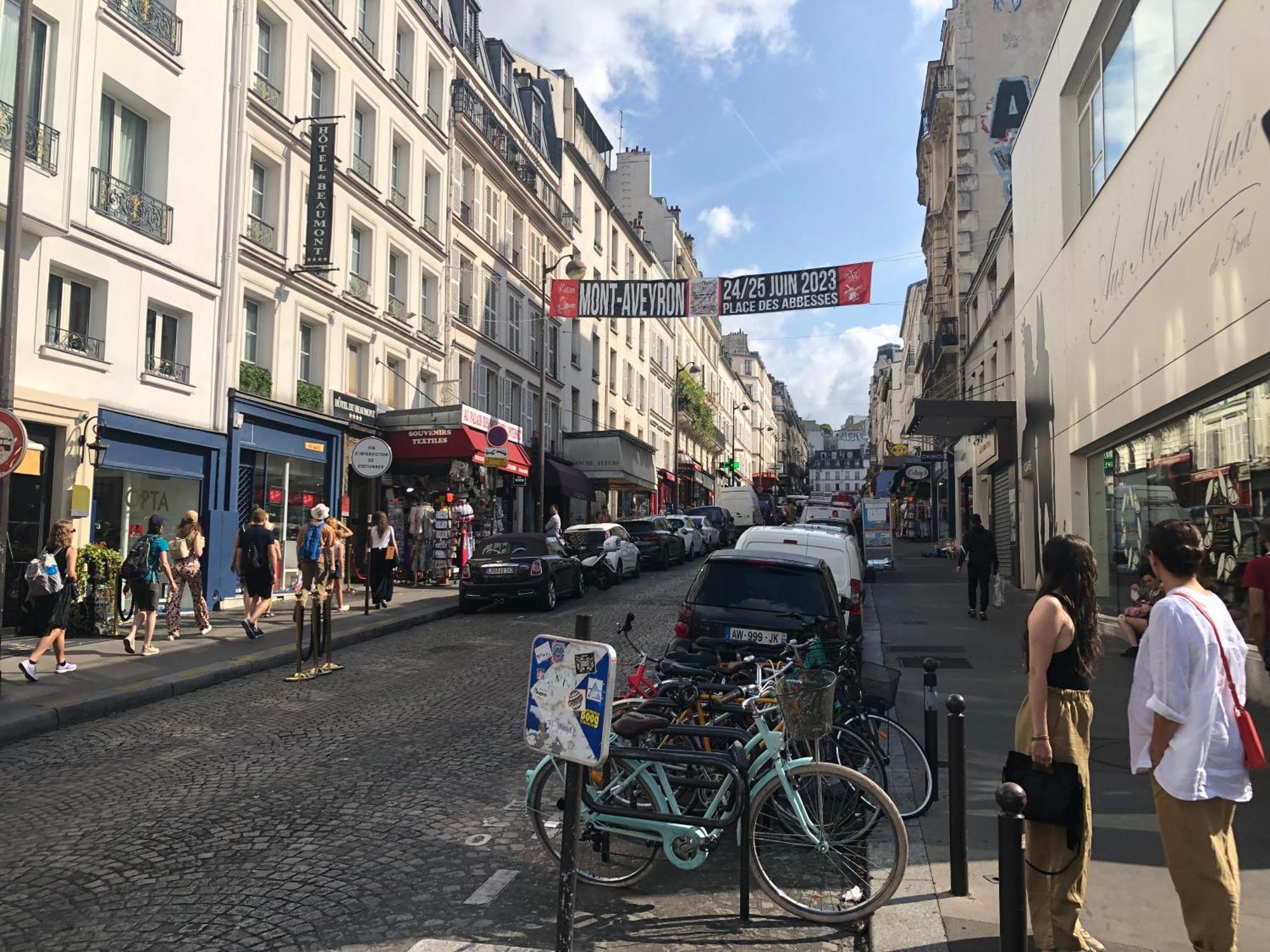 Studio Pigalle De 25 M2 - 2 Lits Simples Type Gigogne Pour 2 Personnes - Coeur Touristique De Paris - 2 Minutes De La Station Metro Pigalle ,Petit Train Vers La Butte Montmartre-Cabarets Moulin Rouge,Chez Michou-Restaurants Bouillon Pigalle,Berliner Exterior photo